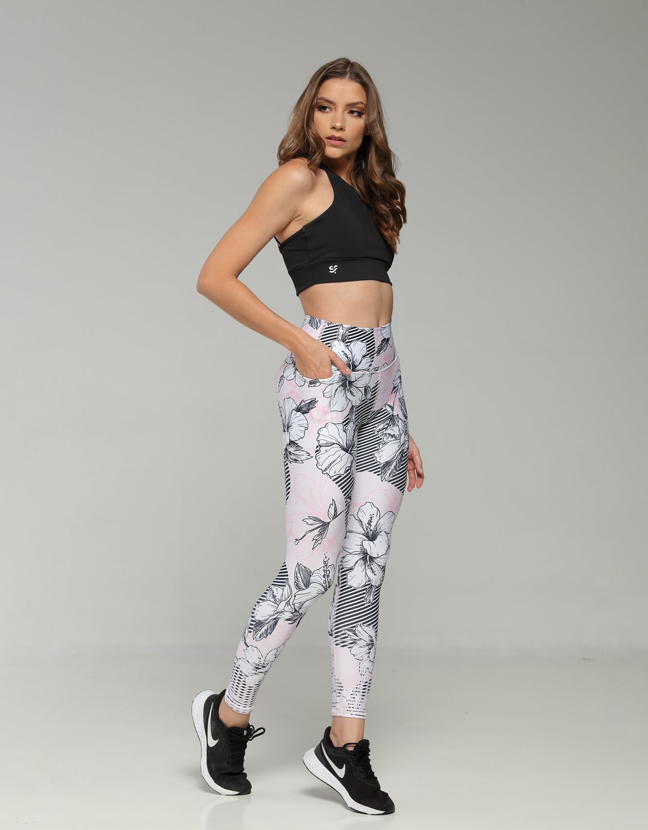 LEGGING DE CINTURA ALTA CON CONTROL DE ABDOMEN, SECADO RÁPIDO Y BOLSILLO INVISIBLE