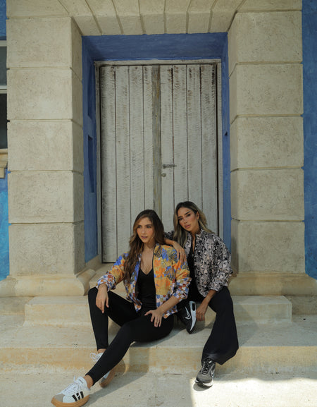 Chaqueta Sublimada en poliester con bolsillos laterales y ajuste elástico en cintura