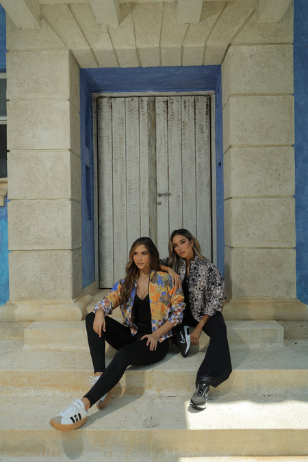 Chaqueta Sublimada en poliester con bolsillos laterales y ajuste elástico en cintura