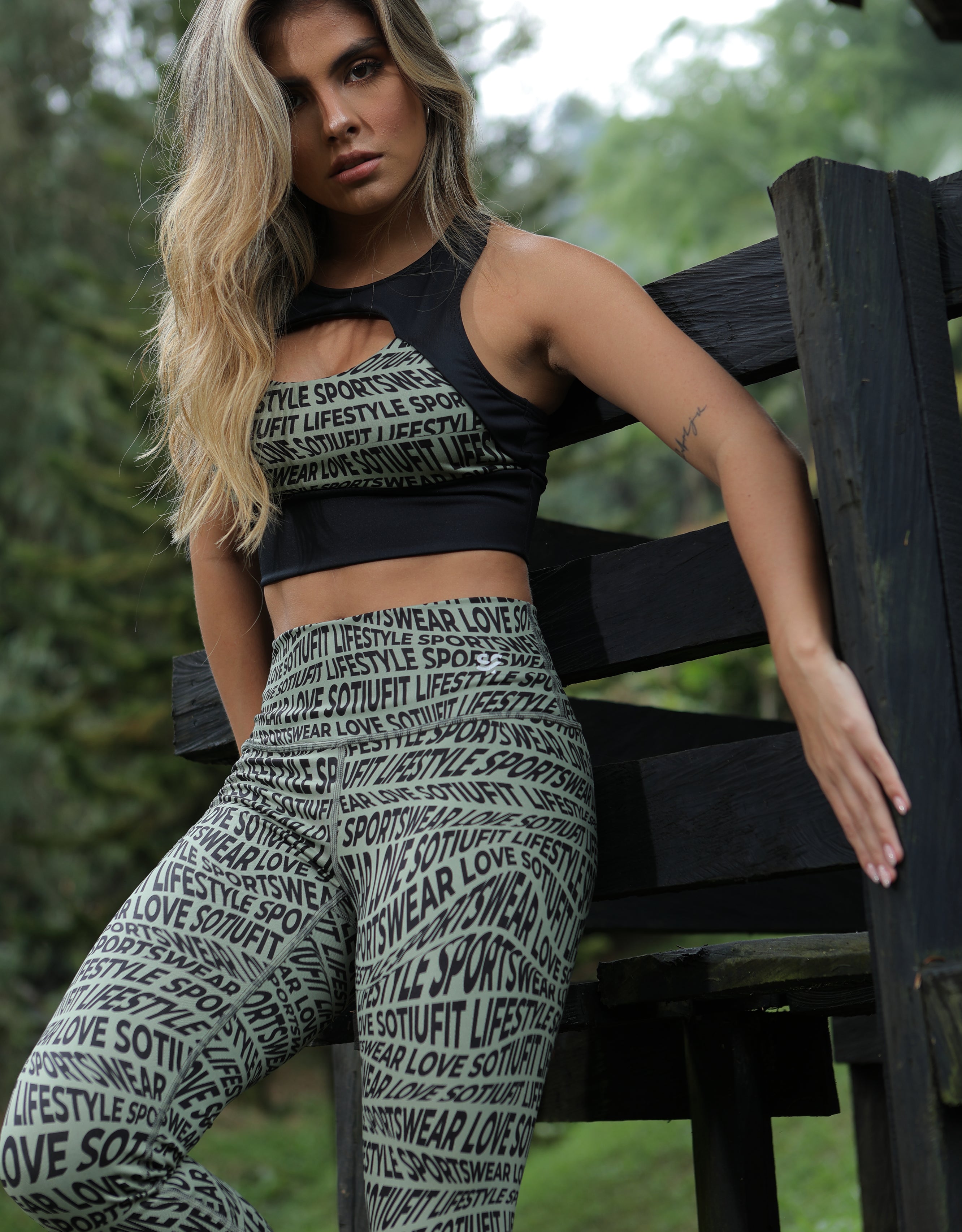 CROP TOP ZULLY COMBINADO CON SECADO RÁPIDO SIN COPAS