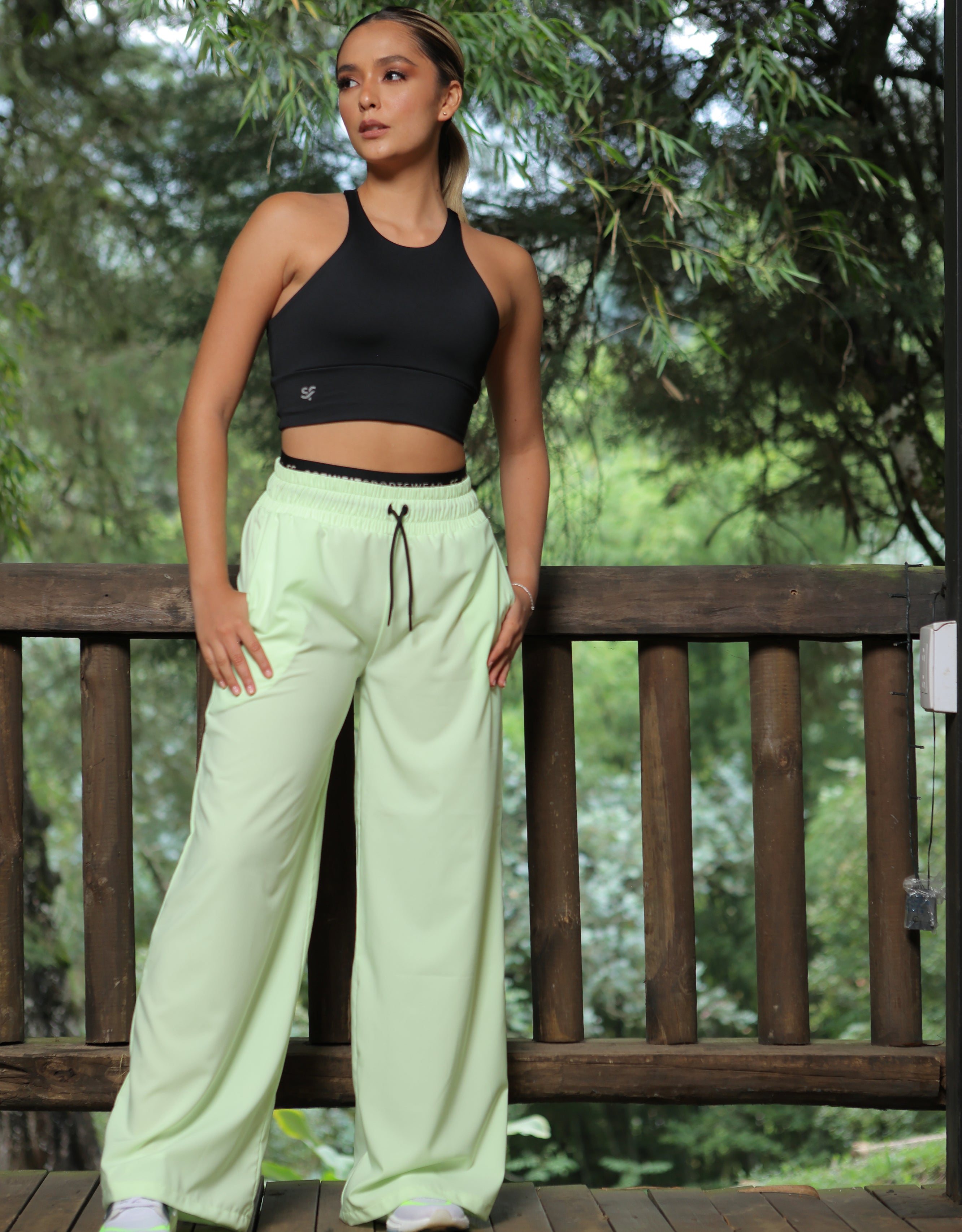 CROP TOP TOKIO MATTE CON SECADO RÁPIDO Y SOPORTE ALTO, SIN COPAS